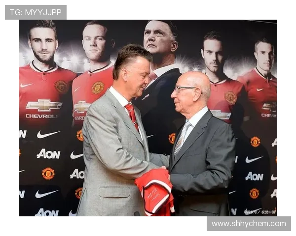 曼联拟定三人候选 继续推动成功转会计划 曼联拟定三人候选 继续推动成功转会计划