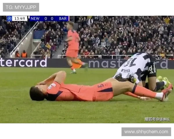 欧冠巴萨十人失利 小蜘蛛任意球破门 欧冠巴萨十人失利 小蜘蛛任意球破门